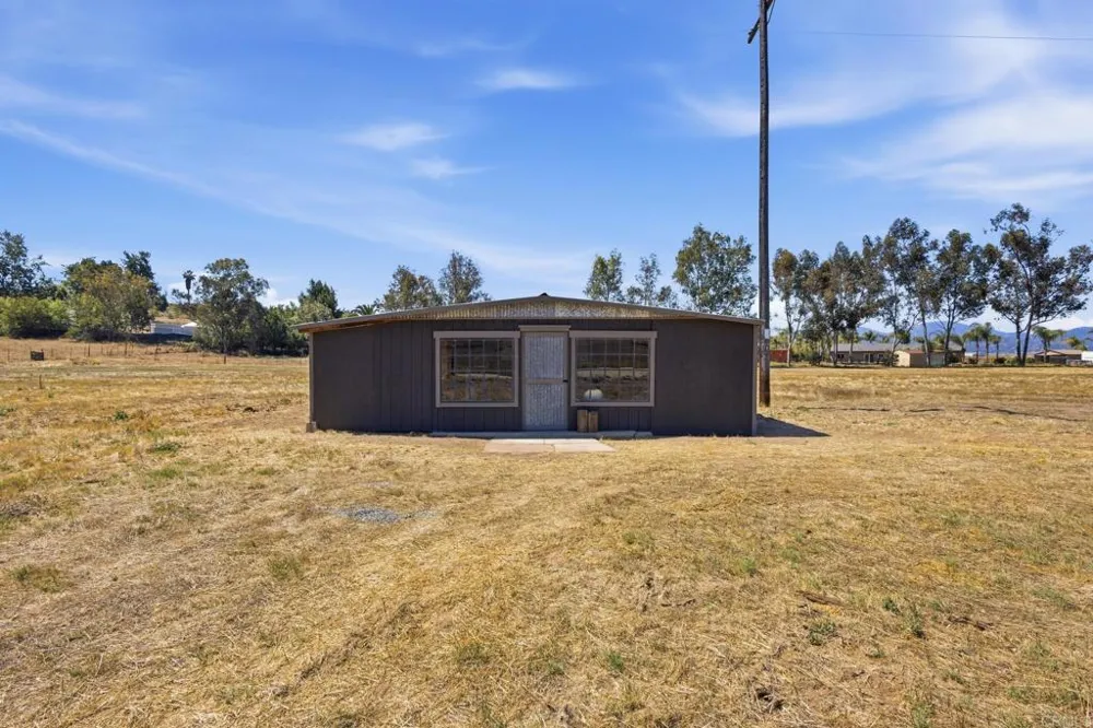 1077 Montecito Way Ramona, CA 92065