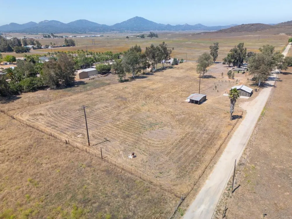 1077 Montecito Way Ramona, CA 92065