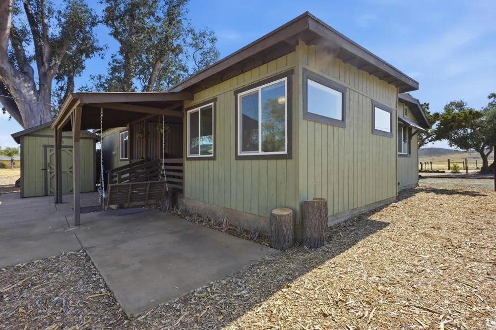 1077 Montecito Way Ramona, CA 92065