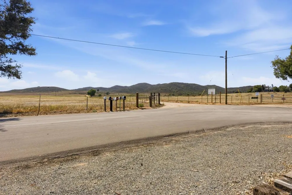 1077 Montecito Way Ramona, CA 92065