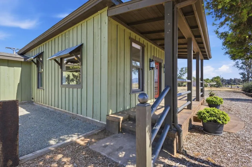 1077 Montecito Way Ramona, CA 92065