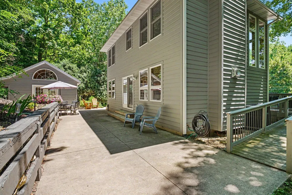 677 Tuttle Road Baroda Township, MI 49101
