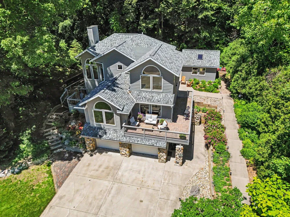 677 Tuttle Road Baroda Township, MI 49101