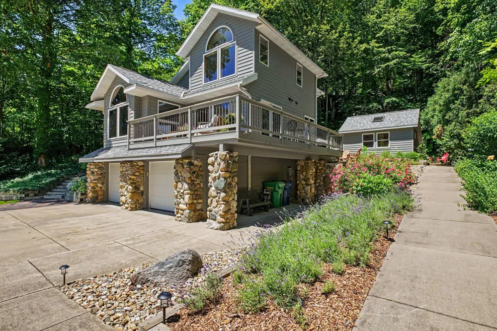 677 Tuttle Road Baroda Township, MI 49101