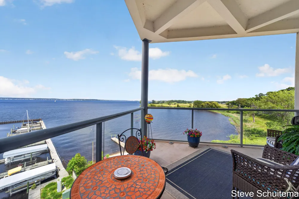2964 Lakeshore Drive #E501 Muskegon City, MI 49441
