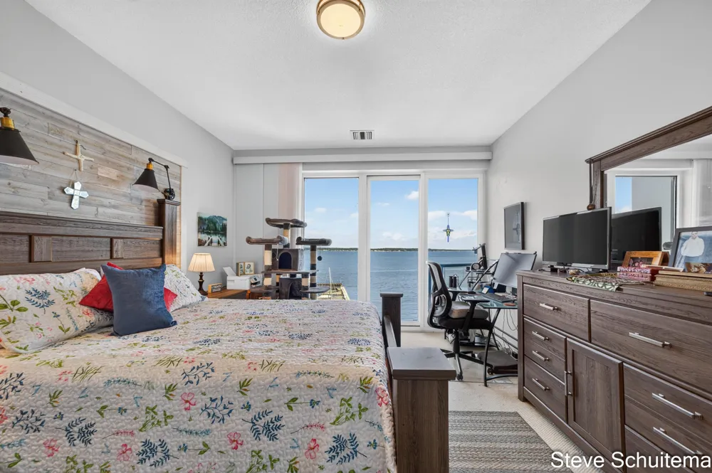 2964 Lakeshore Drive #E501 Muskegon City, MI 49441