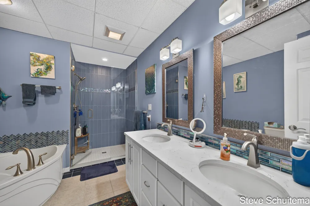 2964 Lakeshore Drive #E501 Muskegon City, MI 49441