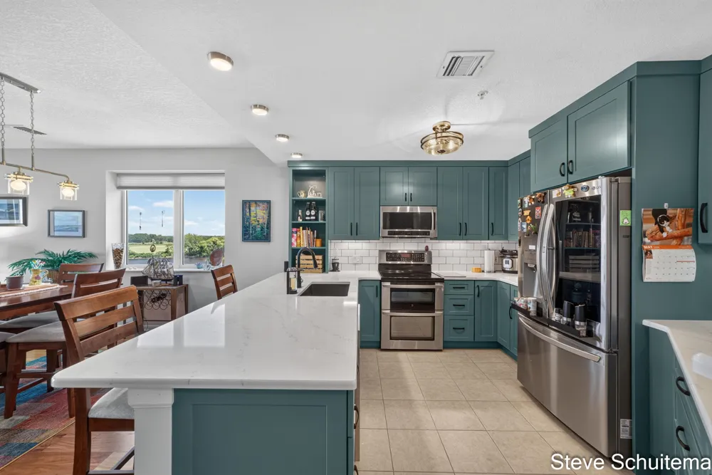 2964 Lakeshore Drive #E501 Muskegon City, MI 49441