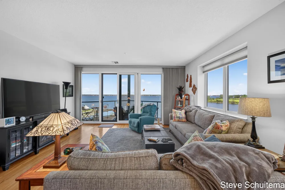 2964 Lakeshore Drive #E501 Muskegon City, MI 49441