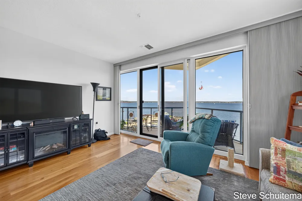 2964 Lakeshore Drive #E501 Muskegon City, MI 49441