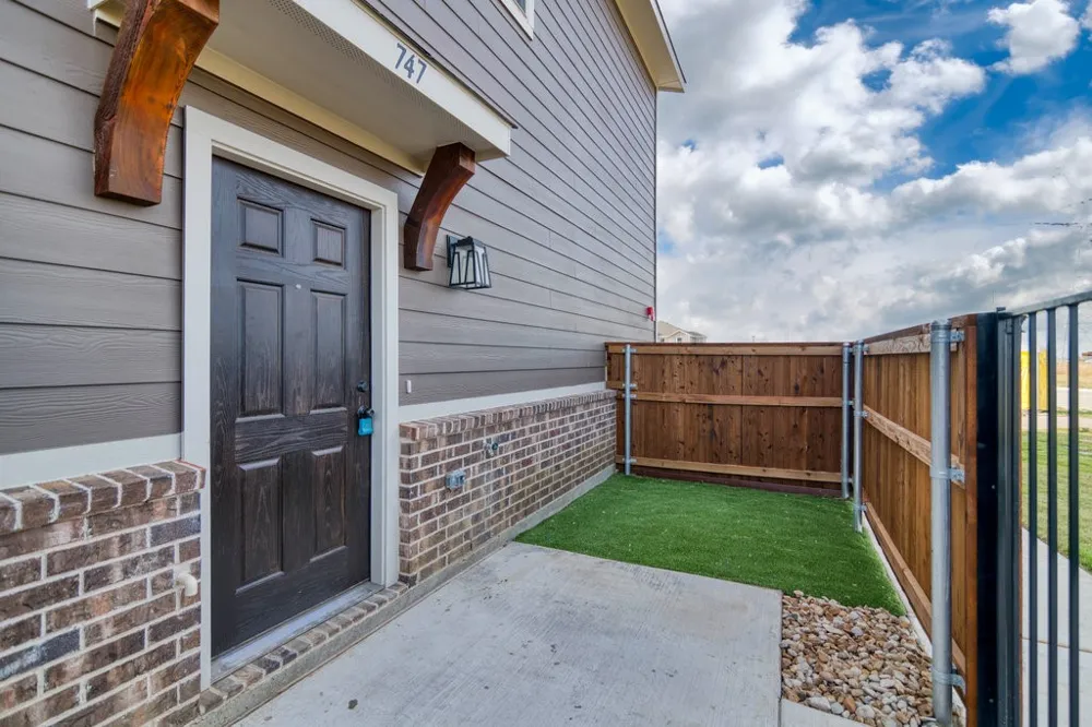 747 Harvest Moon Drive Venus, TX 76084