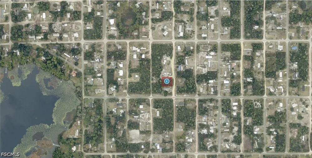 Oak Street Paisley, FL 32767