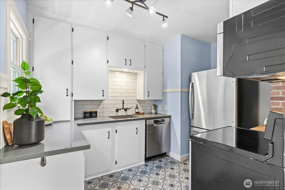 946 83rd Street Seattle, WA 98103