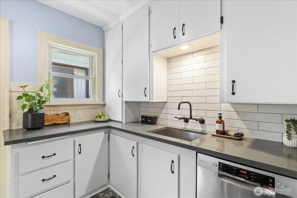 946 83rd Street Seattle, WA 98103