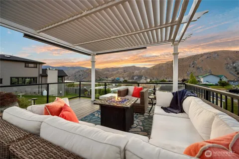 501 W Entiat Dr