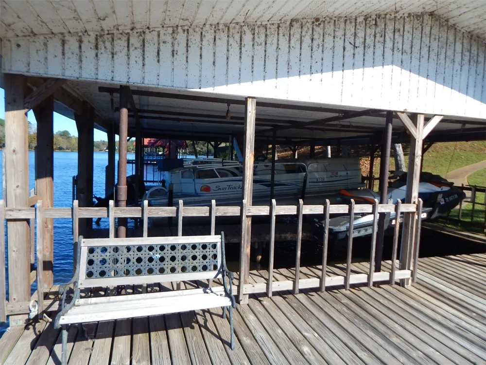 3073 EAST LAKE Gladewater, TX 75647