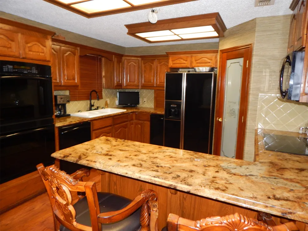 3073 EAST LAKE Gladewater, TX 75647