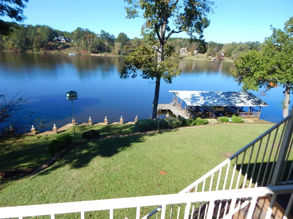 3073 EAST LAKE Gladewater, TX 75647