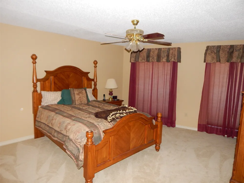 3073 EAST LAKE Gladewater, TX 75647