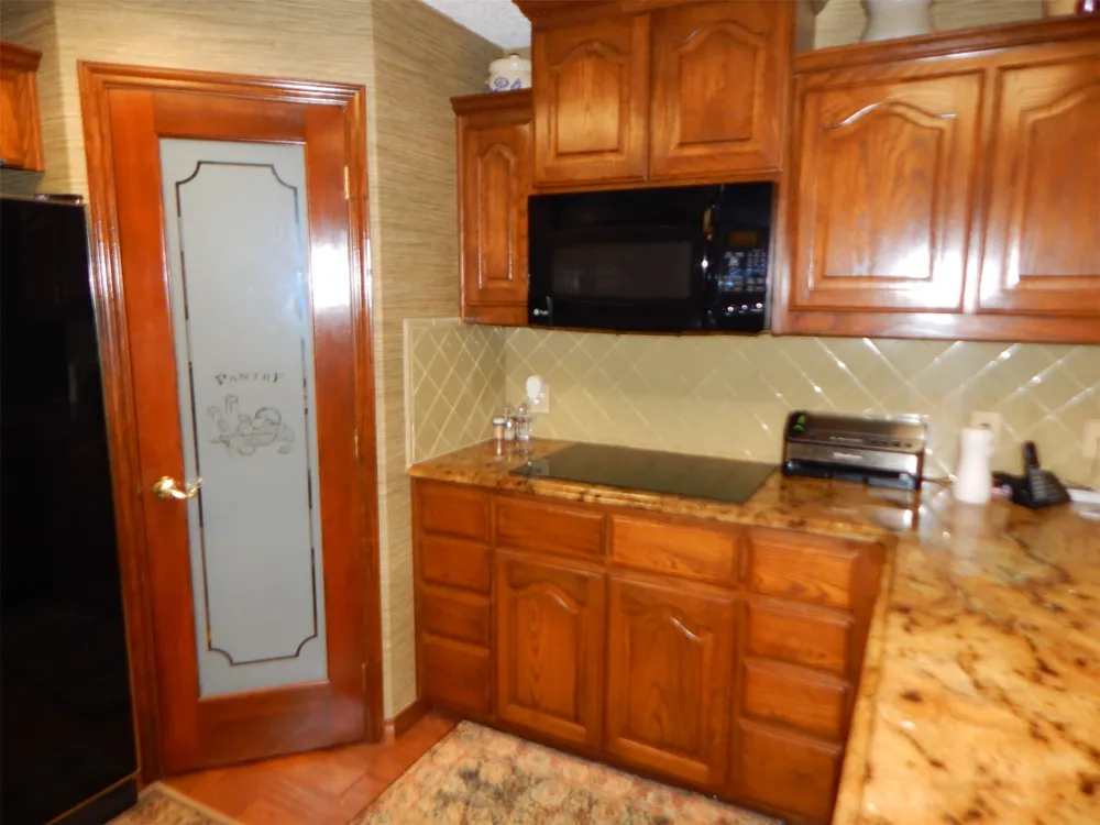 3073 EAST LAKE Gladewater, TX 75647