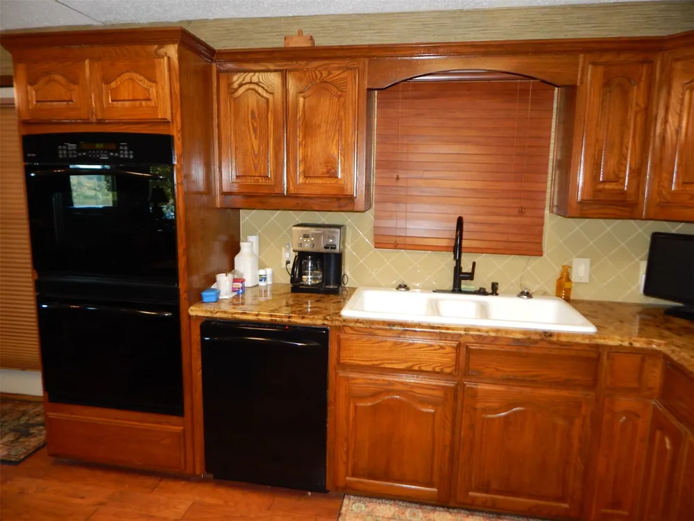 3073 EAST LAKE Gladewater, TX 75647