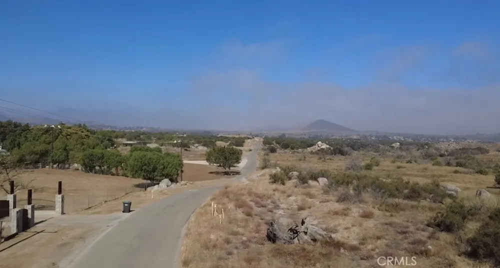 18365 Idaleona Perris, CA 92570