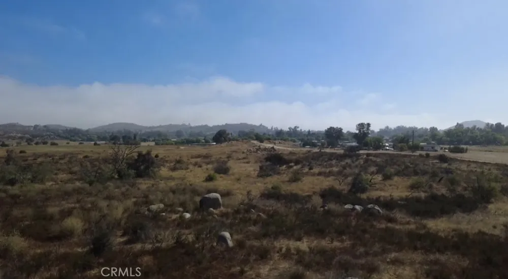 18365 Idaleona Perris, CA 92570
