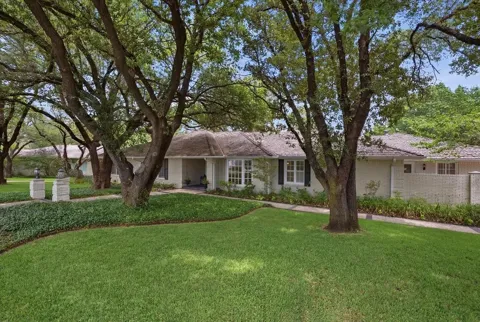 2209 Canterbury Drive