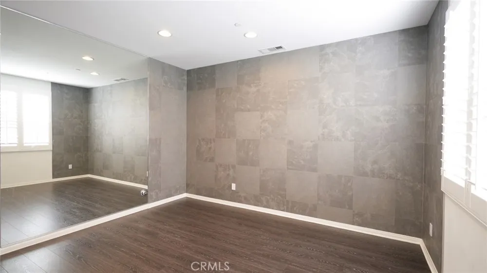 181 E Commercial San Dimas, CA 91773