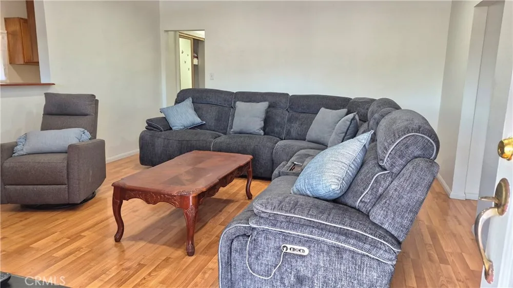 3661 Seabright Avenue Long Beach, CA 90810