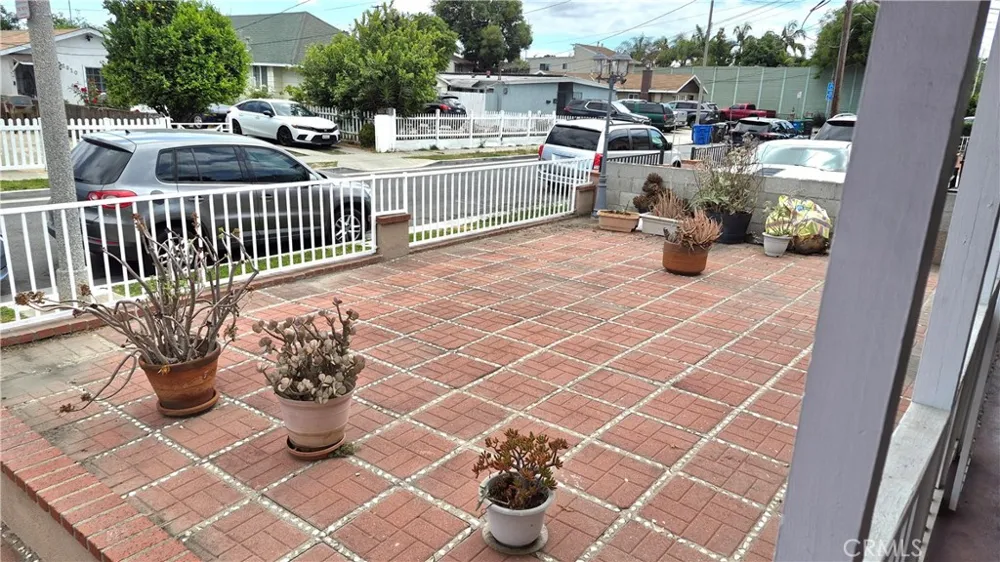 3661 Seabright Avenue Long Beach, CA 90810