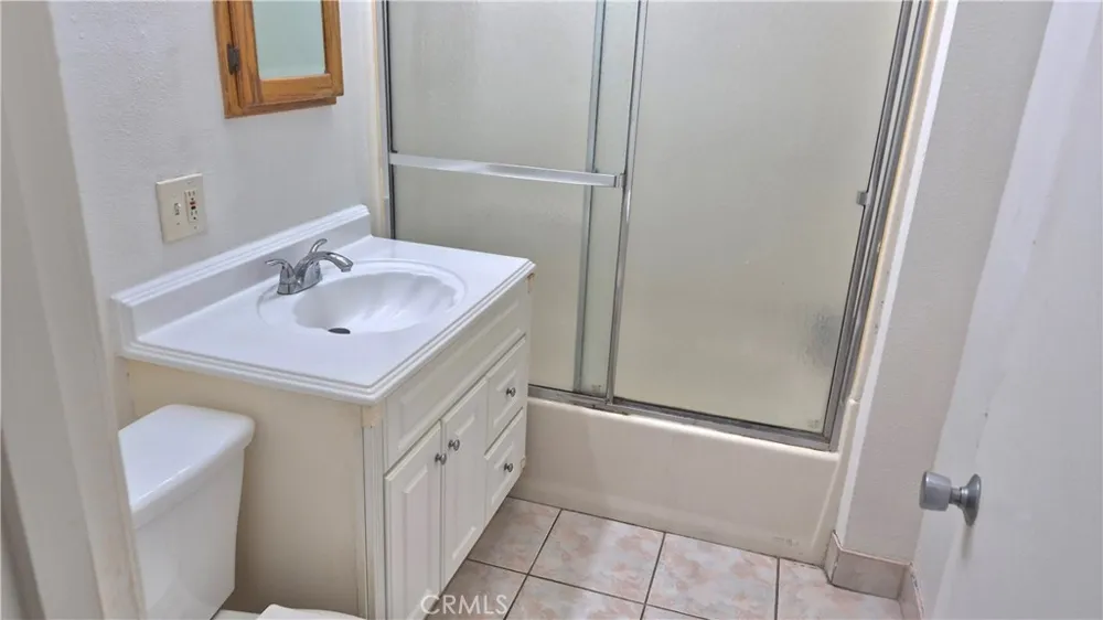 3661 Seabright Avenue Long Beach, CA 90810