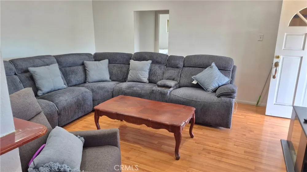 3661 Seabright Avenue Long Beach, CA 90810