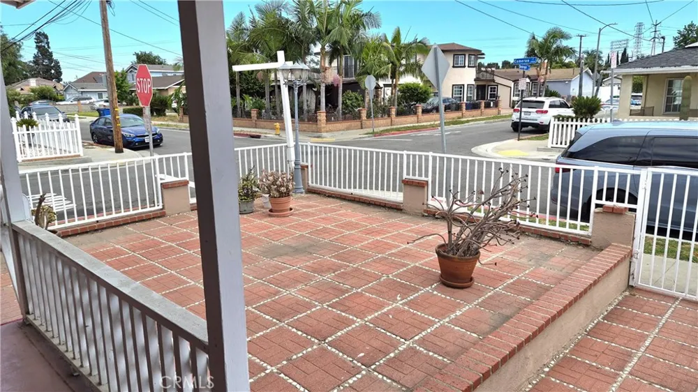 3661 Seabright Avenue Long Beach, CA 90810
