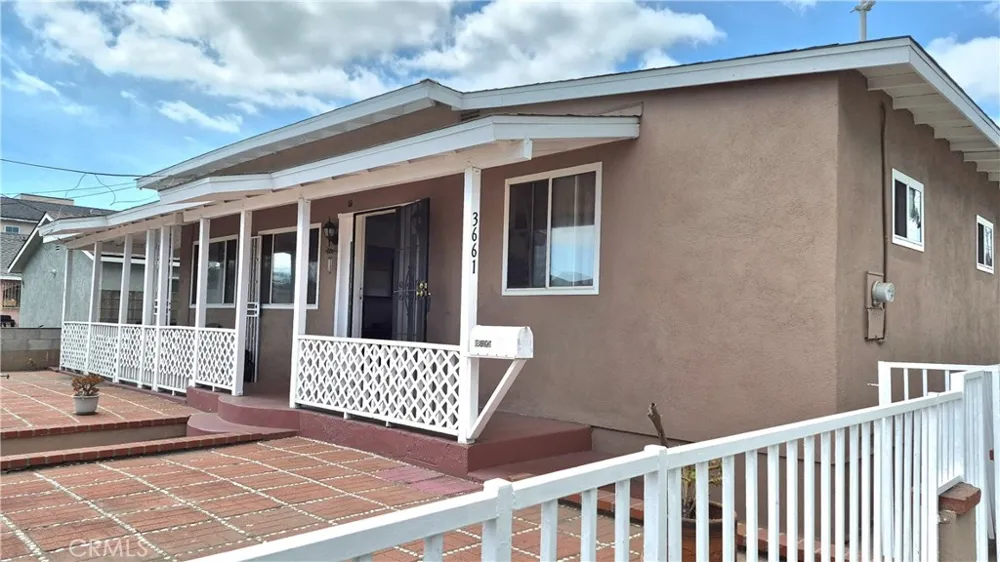 3661 Seabright Avenue Long Beach, CA 90810