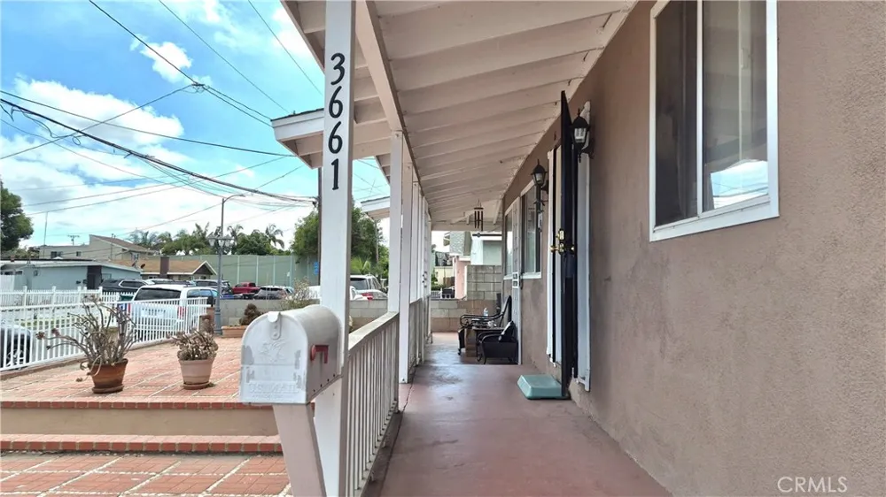 3661 Seabright Avenue Long Beach, CA 90810
