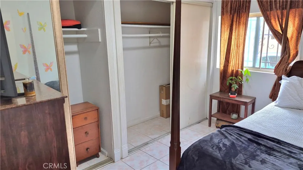 3661 Seabright Avenue Long Beach, CA 90810