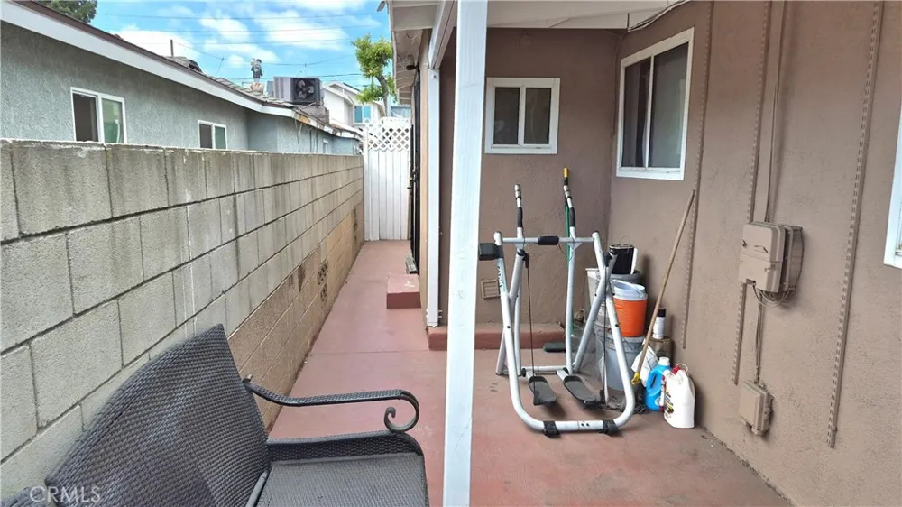 3661 Seabright Avenue Long Beach, CA 90810