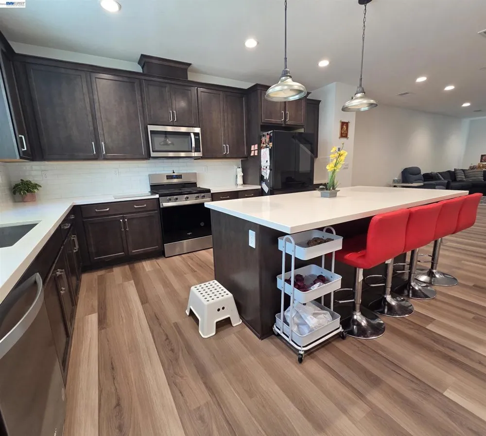 5585 Holly Bay Avenue Dublin, CA 94568