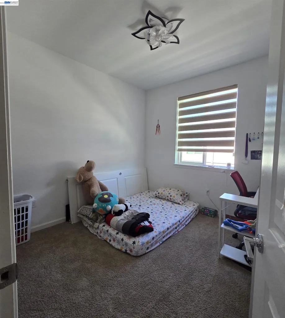 5585 Holly Bay Avenue Dublin, CA 94568