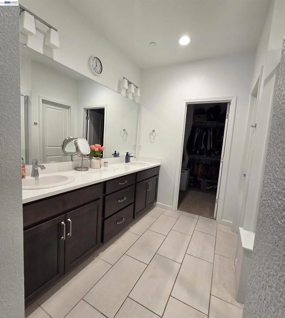 5585 Holly Bay Avenue Dublin, CA 94568
