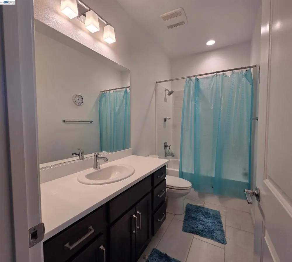 5585 Holly Bay Avenue Dublin, CA 94568