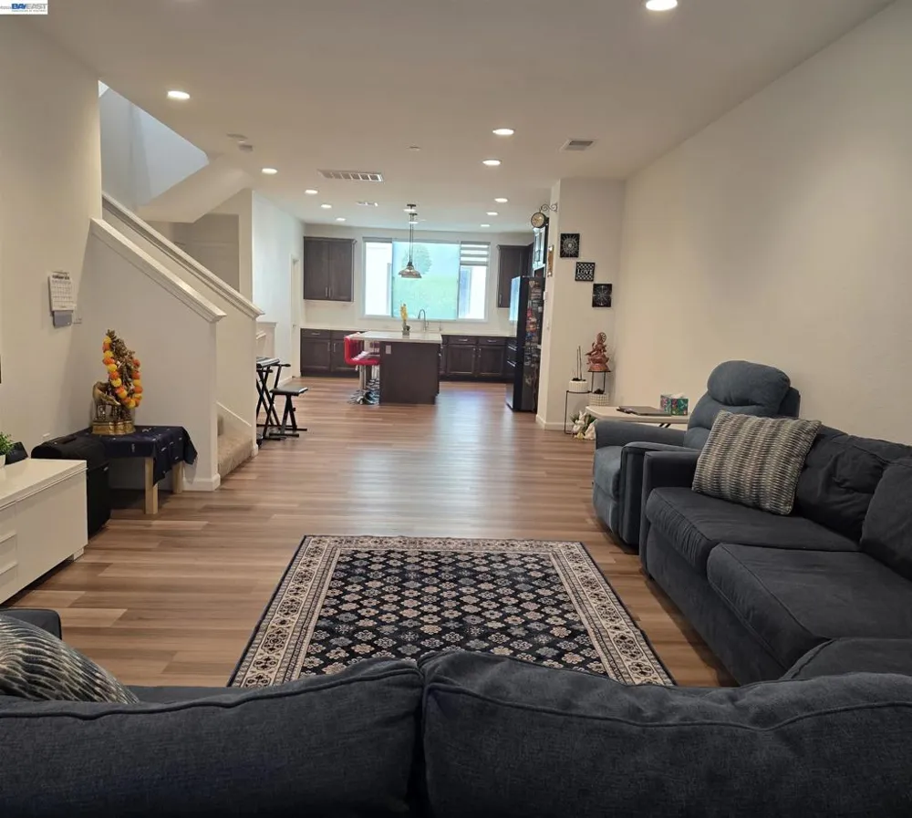 5585 Holly Bay Avenue Dublin, CA 94568