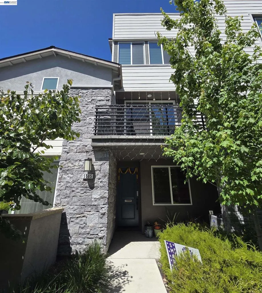 5585 Holly Bay Avenue Dublin, CA 94568