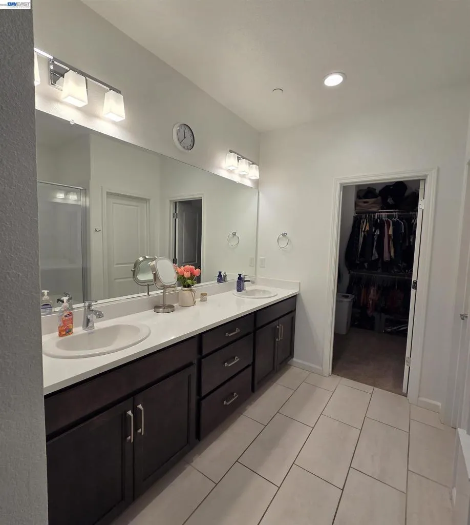 5585 Holly Bay Avenue Dublin, CA 94568