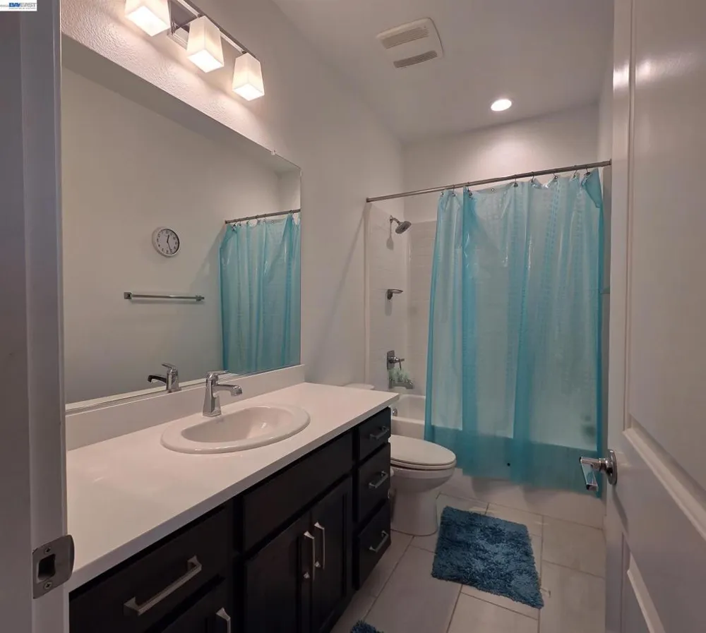 5585 Holly Bay Avenue Dublin, CA 94568