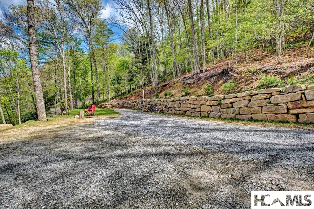 140 Twin Kettle Falls Glenville, NC 28736