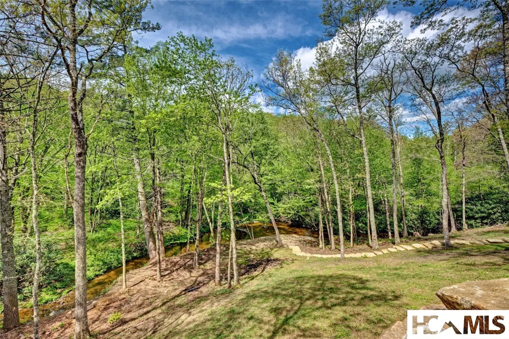 140 Twin Kettle Falls Glenville, NC 28736