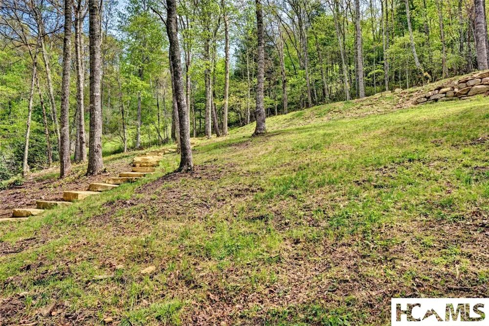 140 Twin Kettle Falls Glenville, NC 28736
