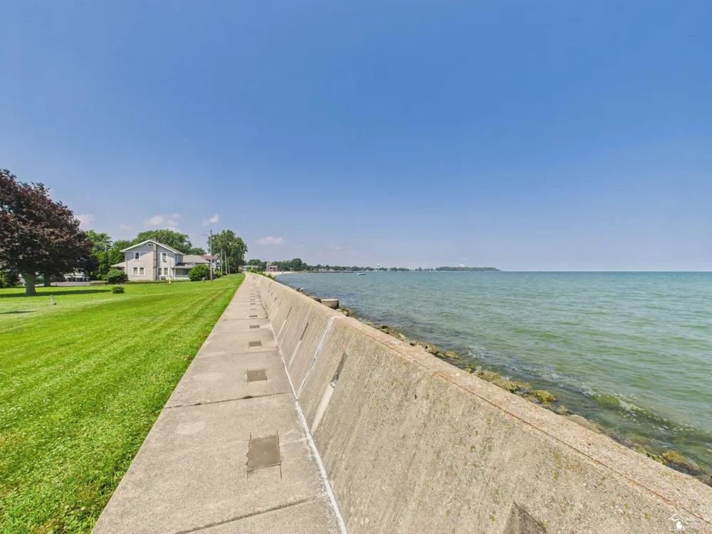 4356 14th Street Luna Pier City, MI 48157